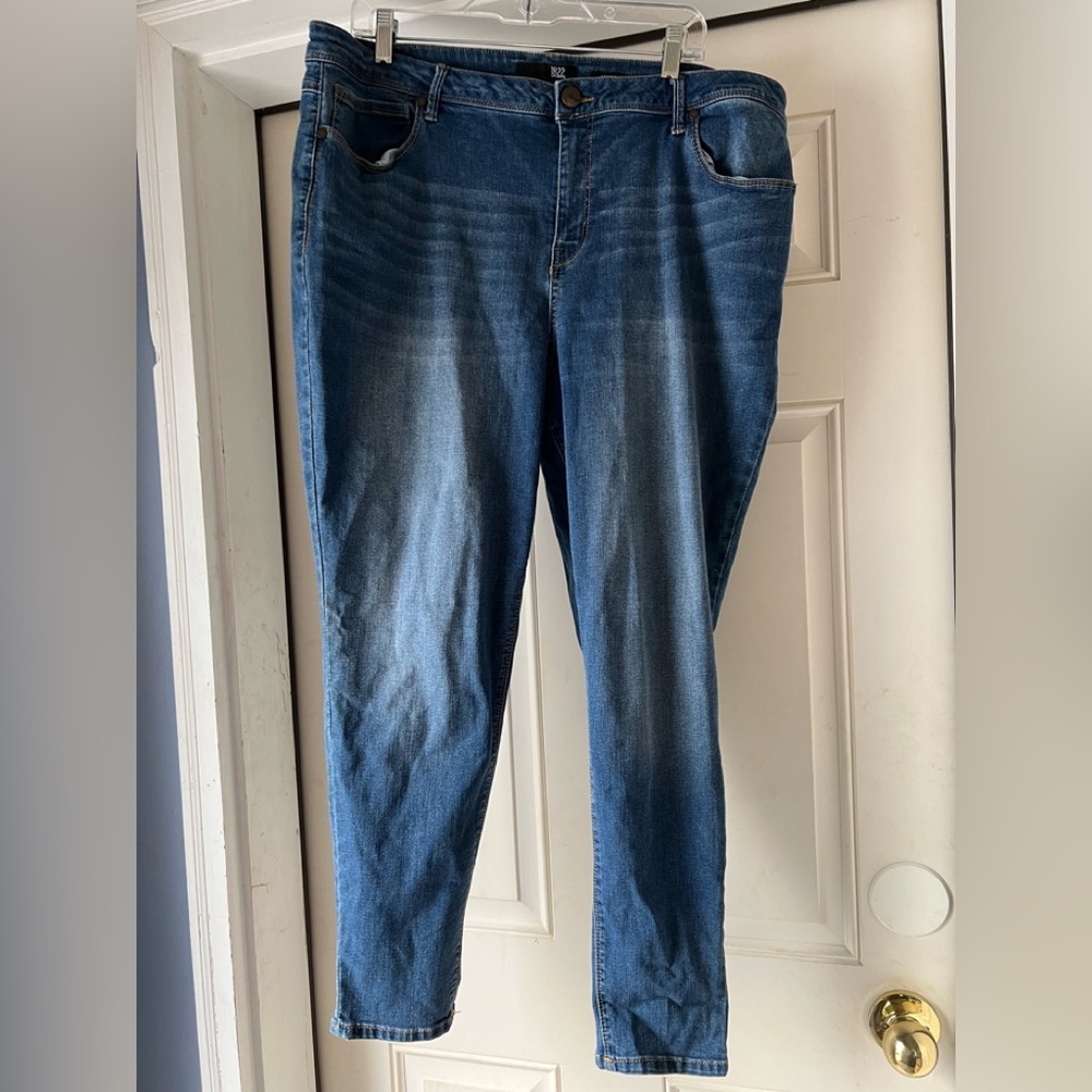 1822 jeans Adrianna size 24